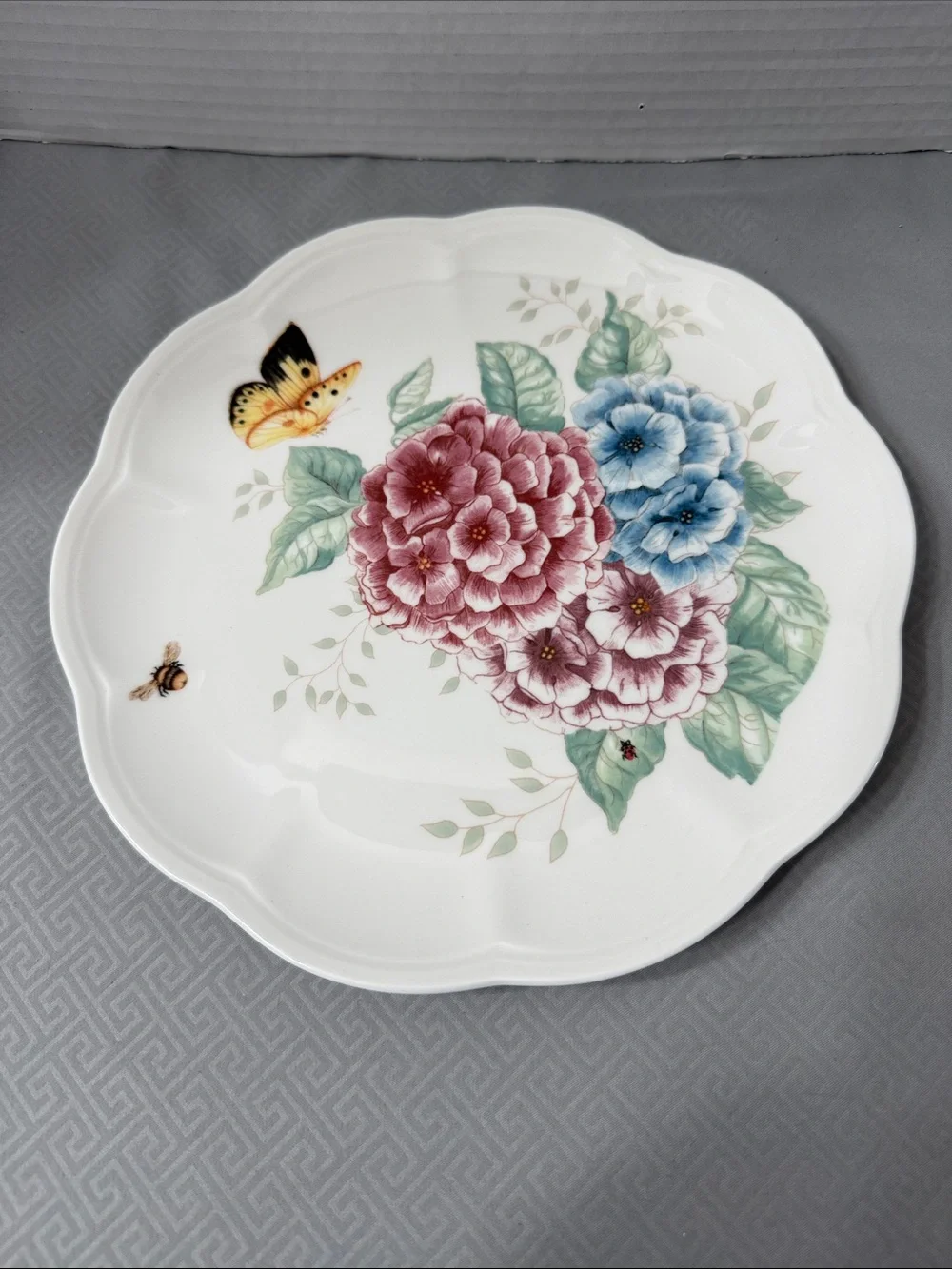 Lenox Butterfly Meadow Hydrangea Plate by Louise Le Luyer Scalloped Edges 9”